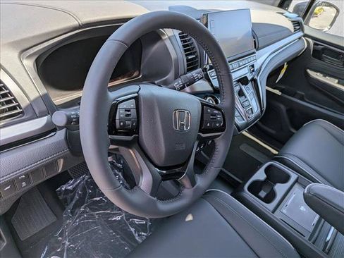New 2026 Honda Odyssey Touring image 3