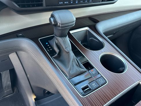 Certified 2024 Toyota Sienna LE image 28