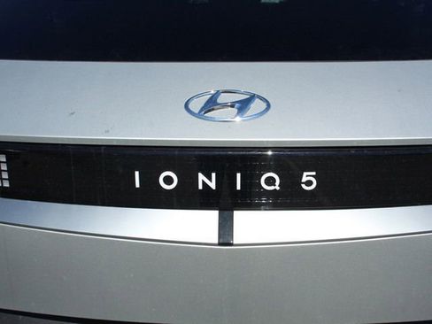 New 2024 Hyundai Ioniq 5 SEL image 11