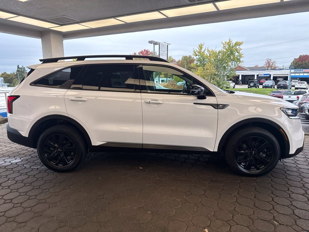 Used 2022 Kia Sorento S w/ Panoramic Sunroof Package AWD/4WD image 5