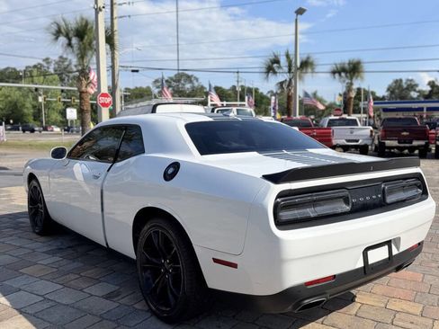 Used 2016 Dodge Challenger SXT Plus RWD image 8