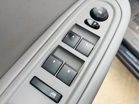 Used 2015 Chevrolet Traverse LT image 23
