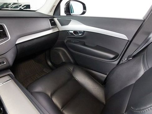 Used 2023 Volvo XC90 B5 Core w/ Protection Package Premier AWD/4WD image 8