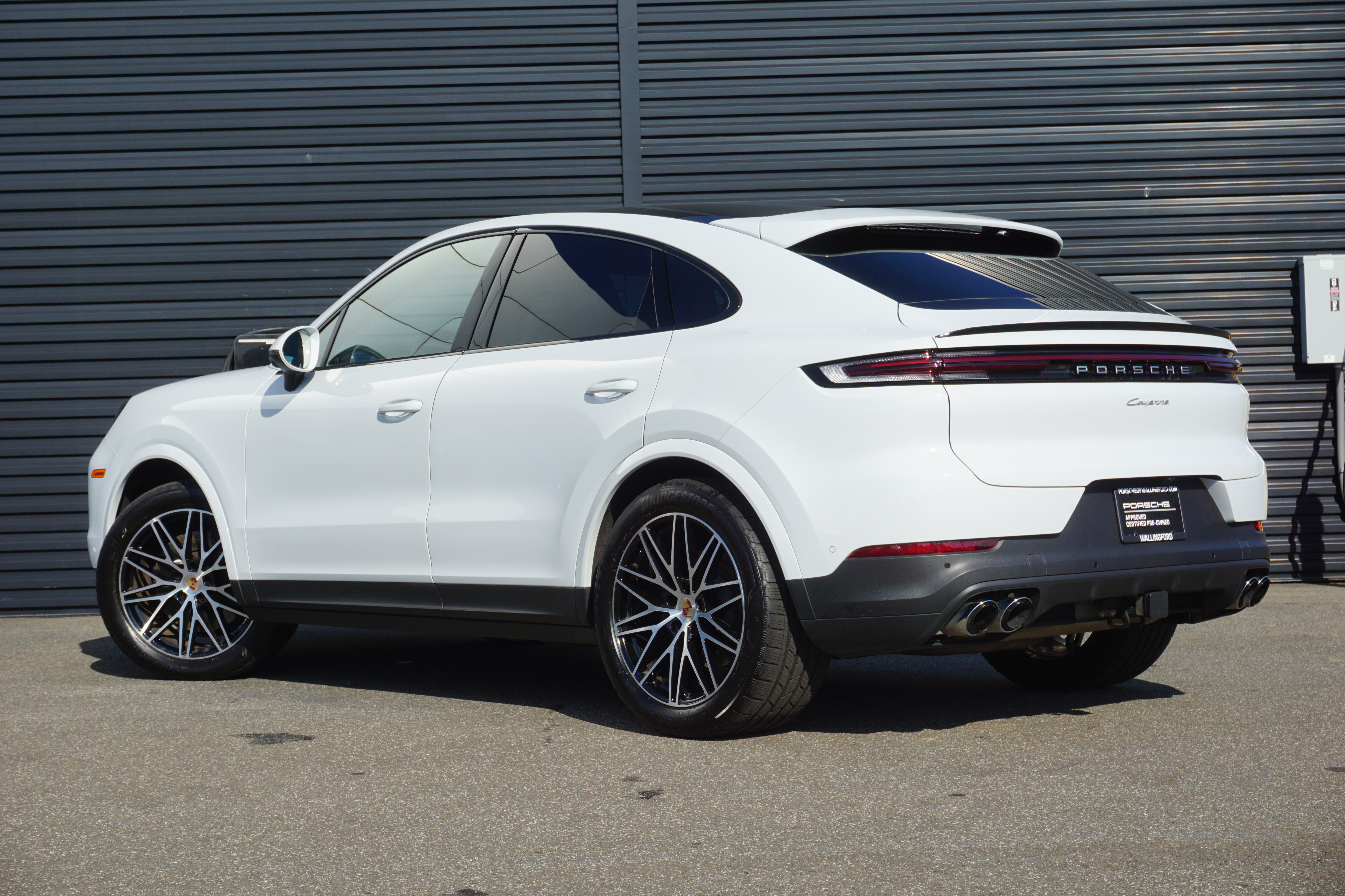 Certified 2025 Porsche Cayenne Coupe AWD/4WD image 3