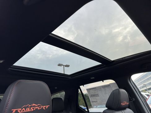 New 2025 Honda Pilot TrailSport image 12