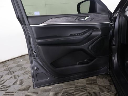 Used 2023 Jeep Grand Cherokee L Limited w/ Luxury Tech Group II image 29