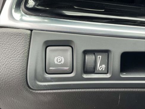 Used 2023 Cadillac XT6 Premium Luxury image 17