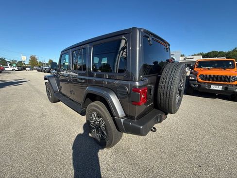 New 2027 Jeep Wrangler Unlimited Sahara AWD/4WD image 3