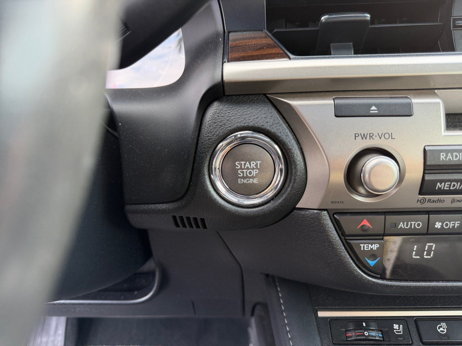 Used 2016 Lexus ES 350 w/ Luxury Package w/Wood Trim FWD image 28