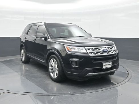 Certified 2019 Ford Explorer XLT w/ Equipment Group 202A image 8
