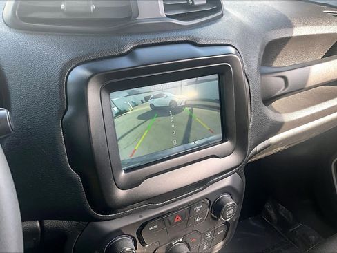 Used 2021 Jeep Renegade Latitude image 27