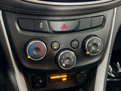 Used 2022 Chevrolet Trax LT w/ Driver Confidence Package AWD/4WD image 15