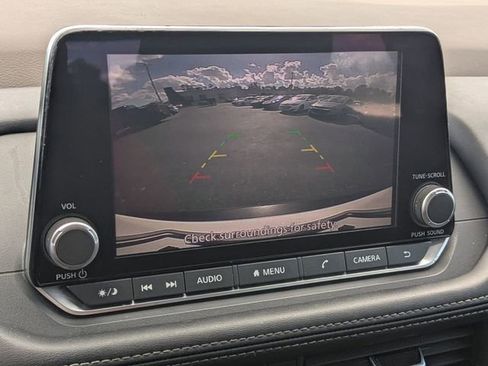 Used 2022 Nissan Rogue S image 21