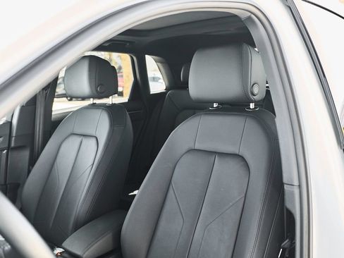 Used 2025 Audi Q3 2.0T Premium AWD/4WD image 38