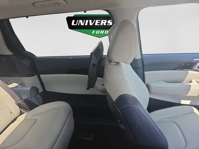 Used 2025 Kia Carnival SX Prestige FWD image 27