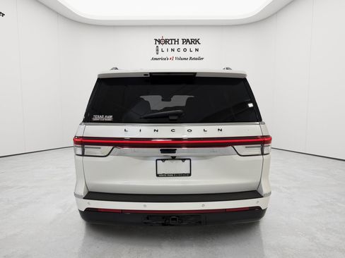 Used 2023 Lincoln Navigator L Black Label AWD/4WD image 4