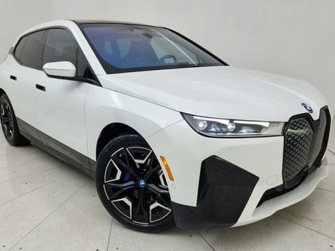 Used 2024 BMW iX xDrive50 w/ Premium Package AWD/4WD image 81