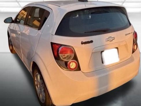Used 2015 Chevrolet Sonic LT image 2