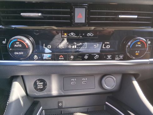 New 2026 Nissan Rogue Platinum w/ Platinum Premium Package AWD/4WD image 16