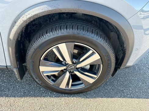 Used 2023 Nissan Rogue SL w/ SL Premium Package image 30