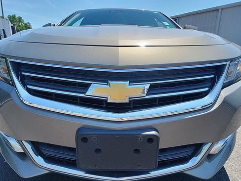 Used 2017 Chevrolet Impala LT w/ Leather Package FWD image 10