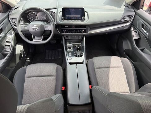 Used 2026 Nissan Rogue SV FWD image 17