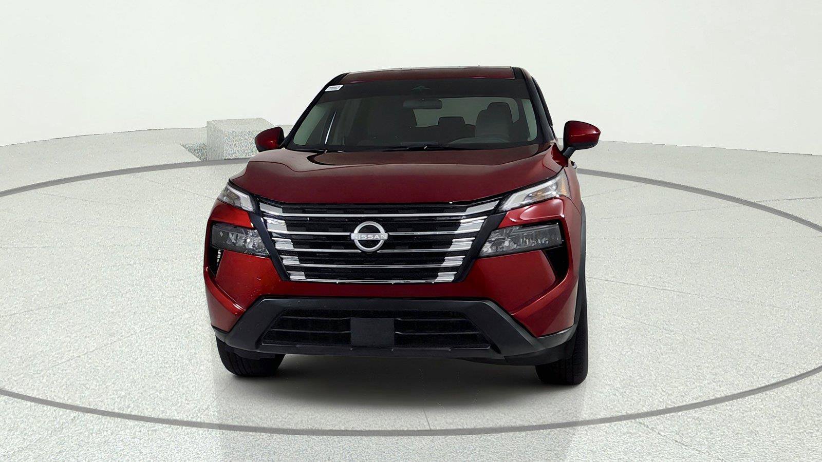 Used 2025 Nissan Rogue SV AWD/4WD image 2