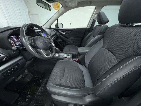 Used 2023 Subaru Forester Premium image 3