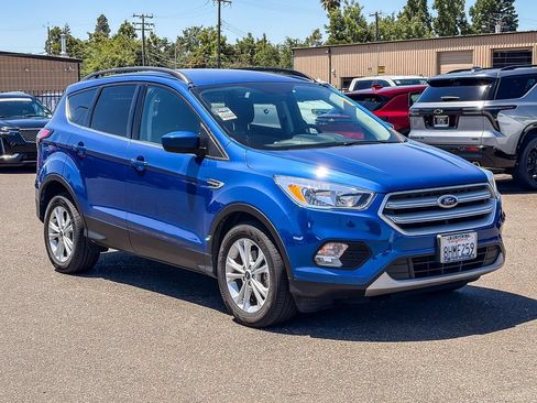Used 2018 Ford Escape SE FWD image 5