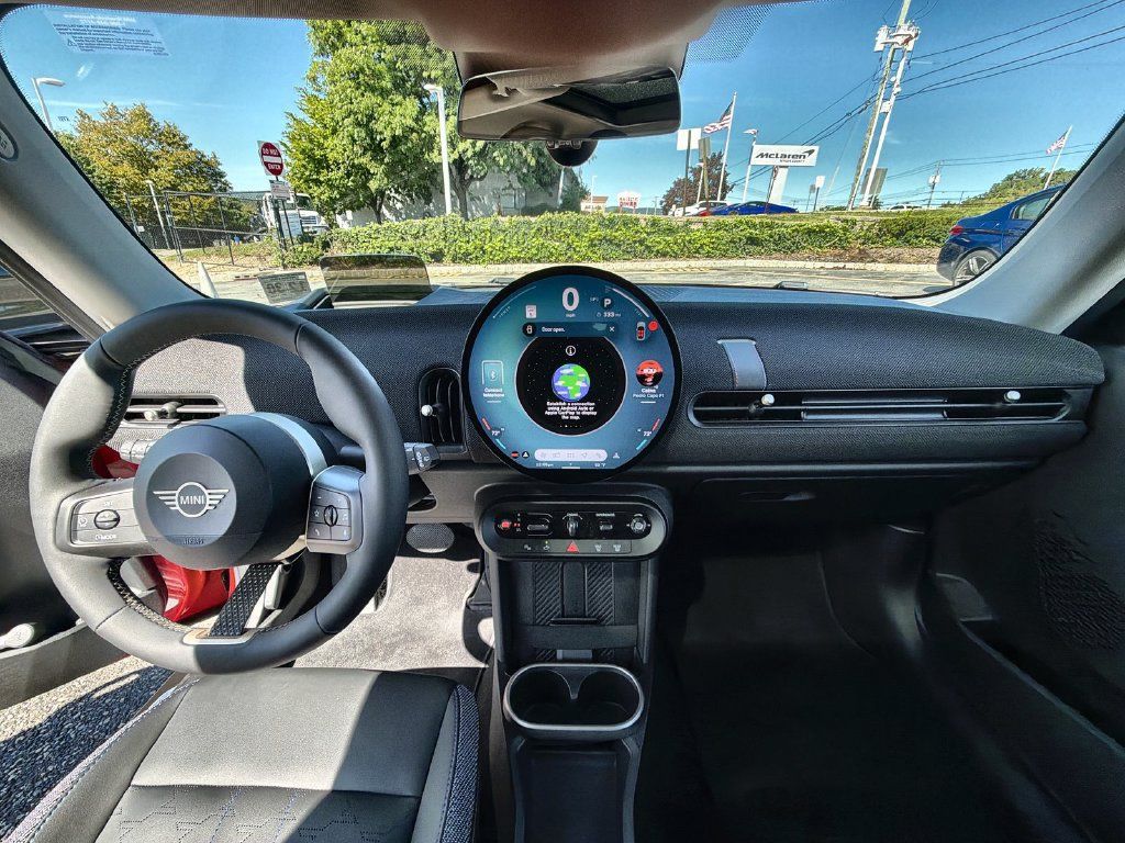 Used 2025 MINI Cooper 2-Door Hardtop FWD image 18
