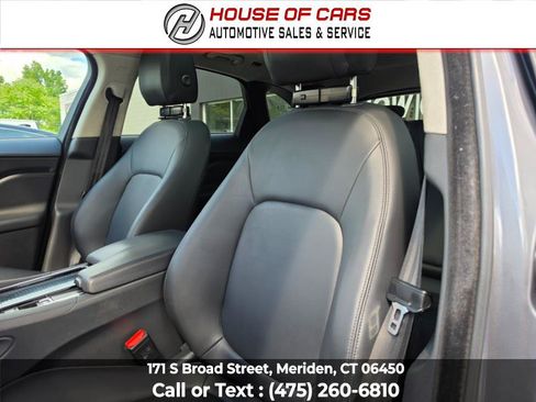 Used 2019 Jaguar F-PACE Premium AWD/4WD image 39
