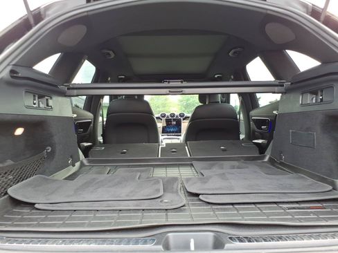 Used 2025 Mercedes-Benz GLC 300 4MATIC image 31