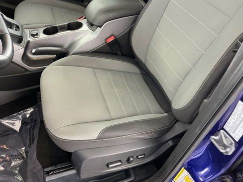 Used 2016 Ford Escape SE w/ Equipment Group 201A image 8