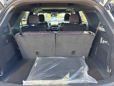 New 2026 Ford Explorer Platinum image 9