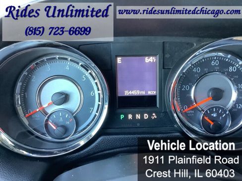 Used 2014 Chrysler Town & Country Touring FWD image 26