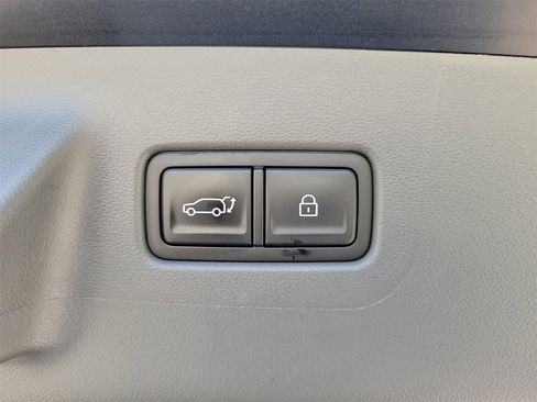 Used 2025 Hyundai Santa Fe SEL image 8