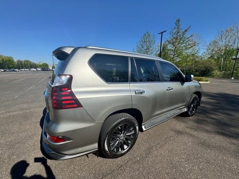 Used 2022 Lexus GX 460 Premium w/ Accessory Package AWD/4WD image 5