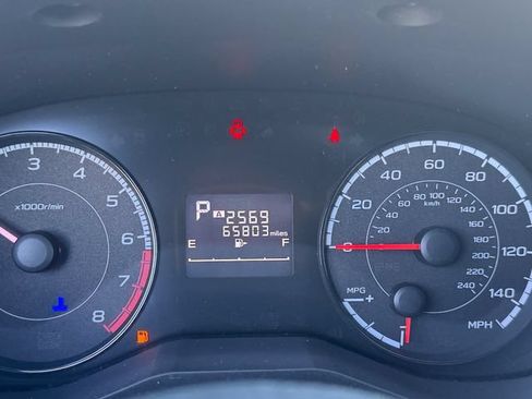 Used 2019 Subaru Crosstrek 2.0i Premium w/ Moonroof Package AWD/4WD image 18