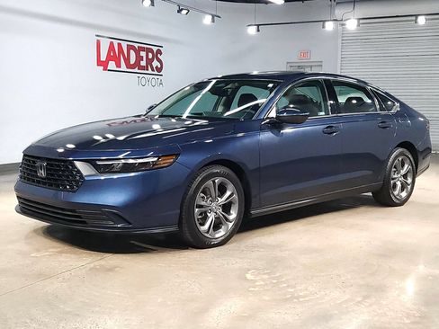 Used 2024 Honda Accord EX image 3
