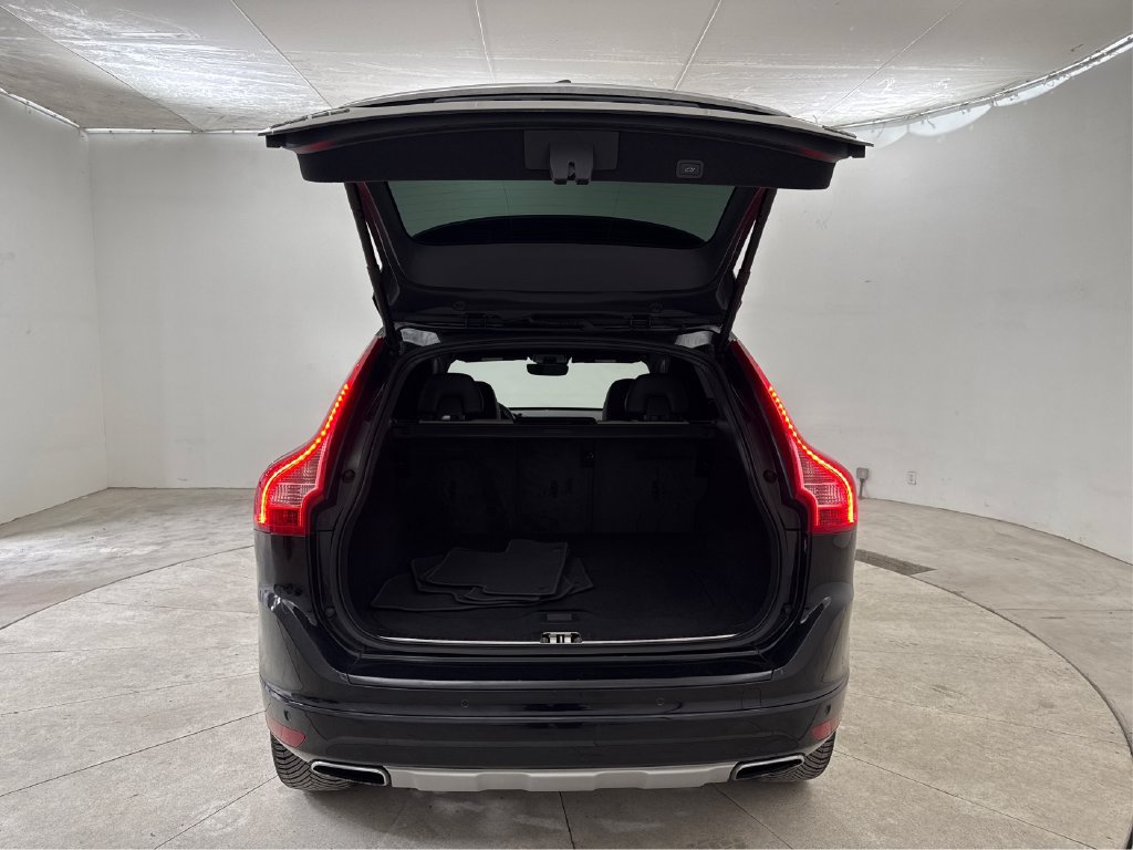 Used 2016 Volvo XC60 T6 w/ Climate Package AWD/4WD image 25