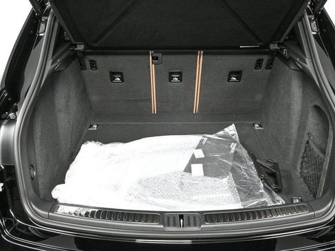 Used 2026 Porsche Macan image 31