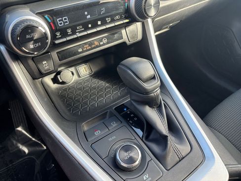 Used 2025 Toyota RAV4 LE image 41