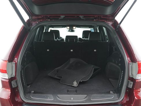 Used 2019 Jeep Grand Cherokee Limited w/ Trailer Tow Group IV AWD/4WD image 16