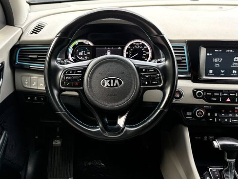 Used 2018 Kia Niro EX image 13