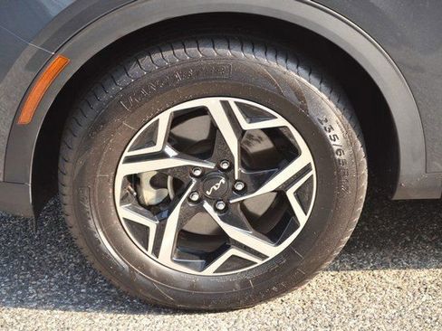 Used 2024 Kia Sportage LX image 13