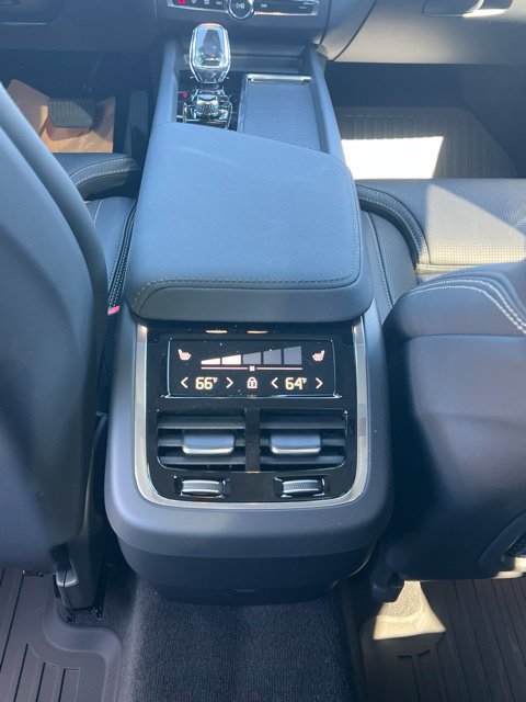Certified 2026 Volvo XC60 B5 Ultra AWD/4WD image 27