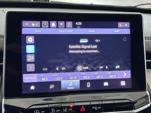 Certified 2024 Jeep Compass Limited image 44