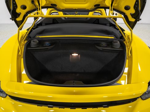 Used 2022 Porsche 718 Boxster Spyder RWD image 78
