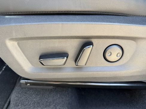 Used 2025 Nissan Murano SV FWD image 24