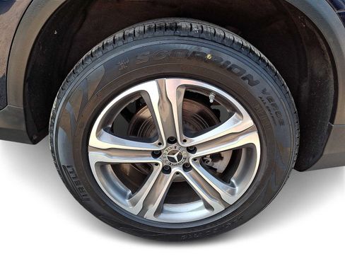 Used 2018 Mercedes-Benz GLC 300 4MATIC image 7